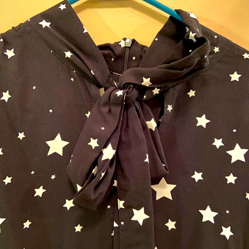 Tie neck knee length dress size large